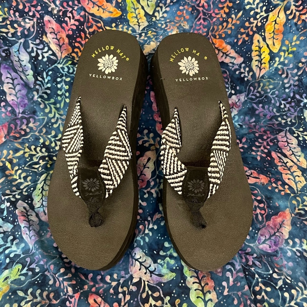 Yellow Box Yulisa Platform Thong Sandal Size 8 - Picture 1 of 6